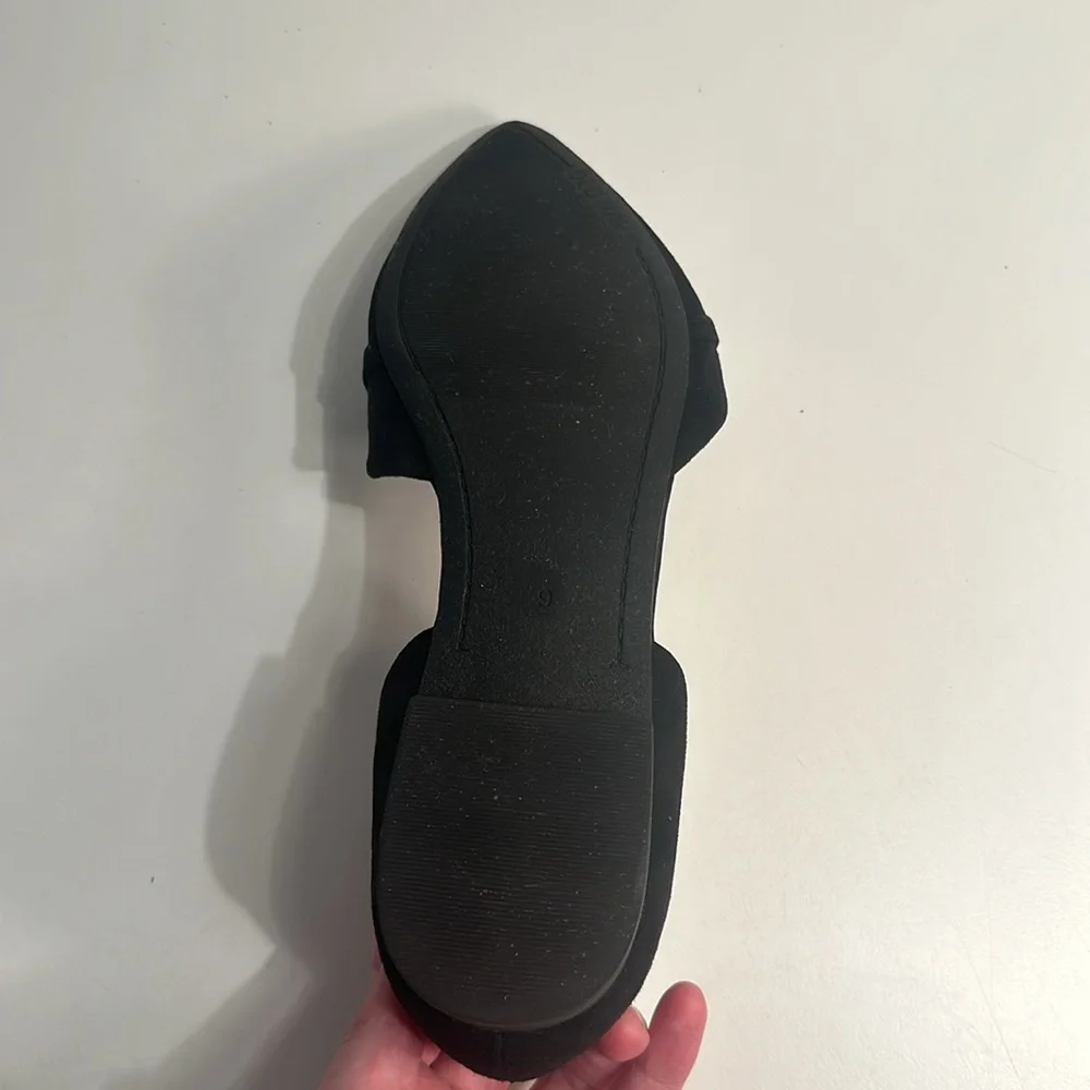 Old Navy Black Faux Suede Pointed Toe Flats - Size 9 Women’s - Picture 9 of 10